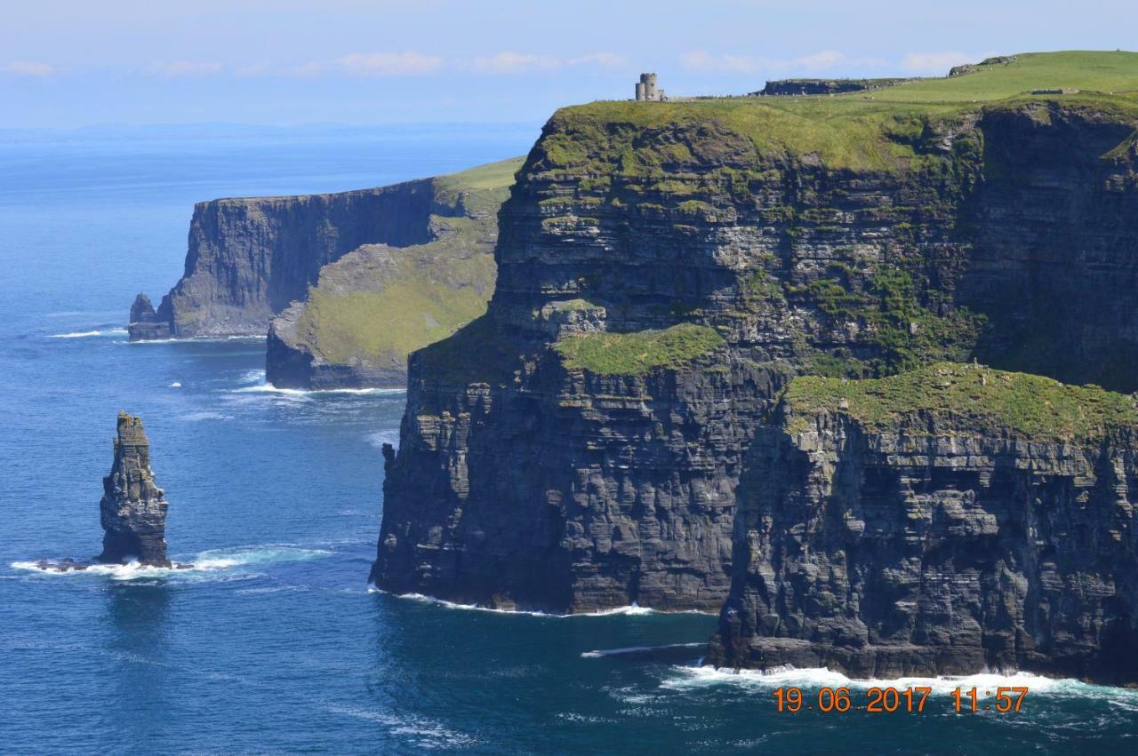 Sea Breeze Apartment Doolin Exterior photo